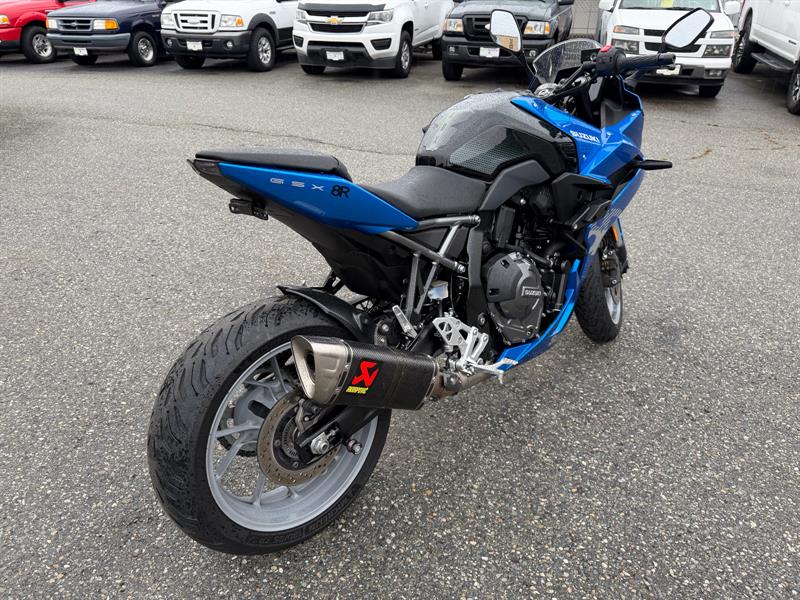 suzuki GSX 800F 2024 - 6