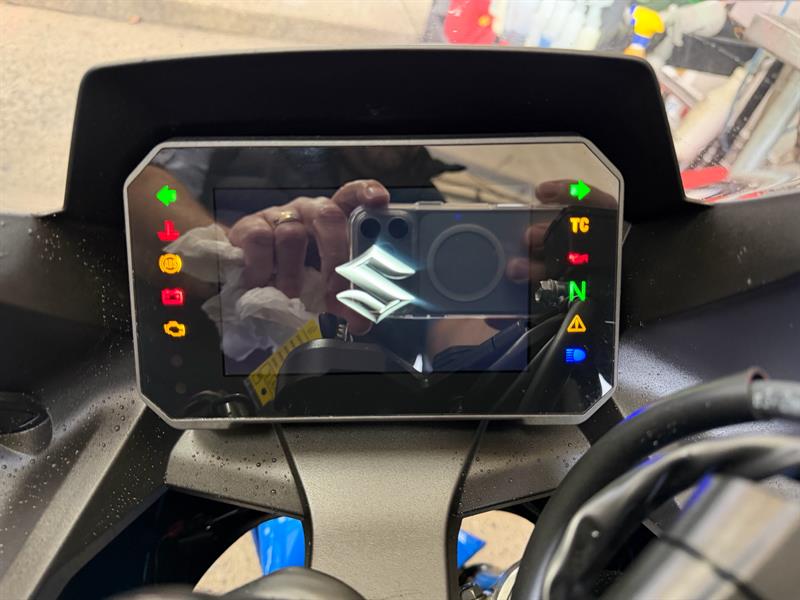 suzuki GSX 800F 2024 - 9