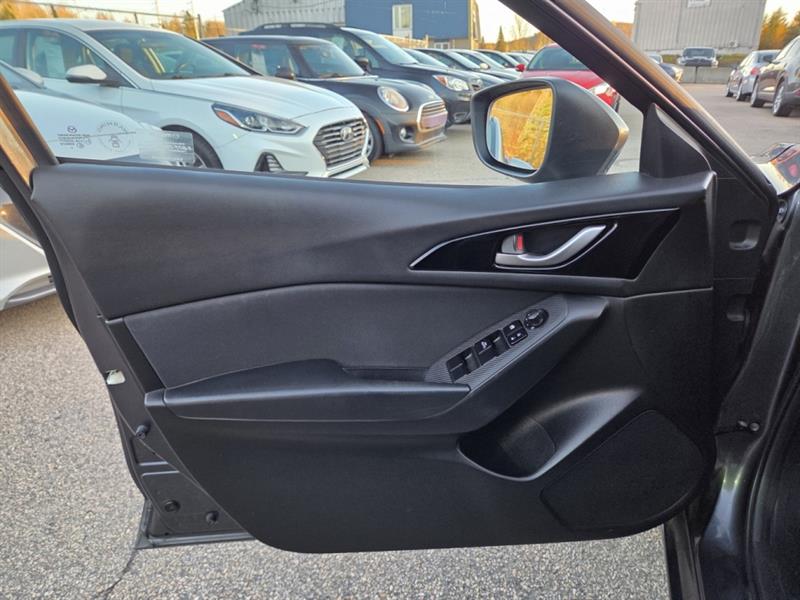 mazda Mazda3 2014 - 25