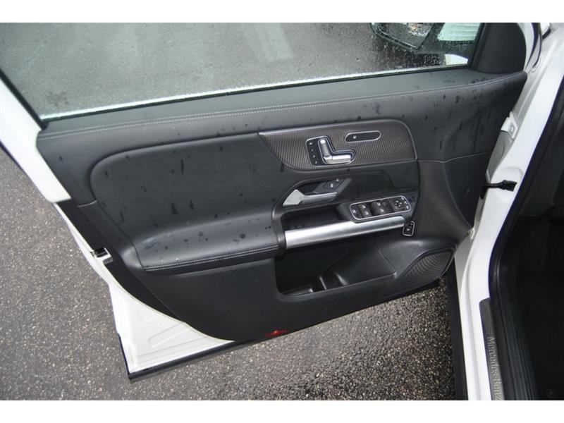 mercedes-benz GLA 2023 - 12