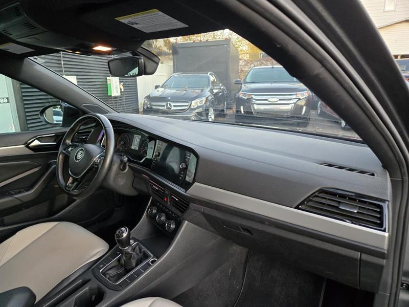 volkswagen Jetta 2019 - 10