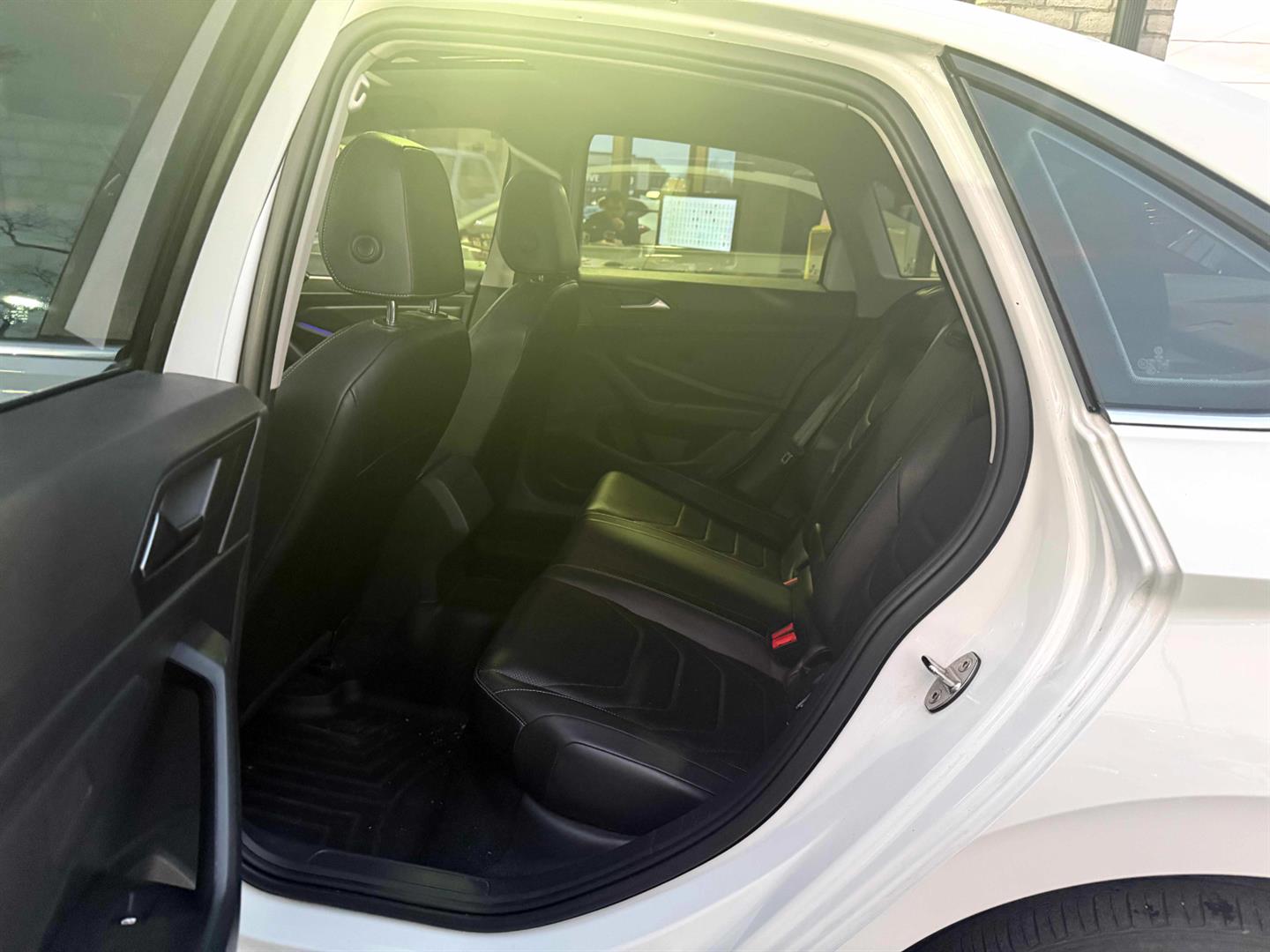 volkswagen Jetta 2019 - 26