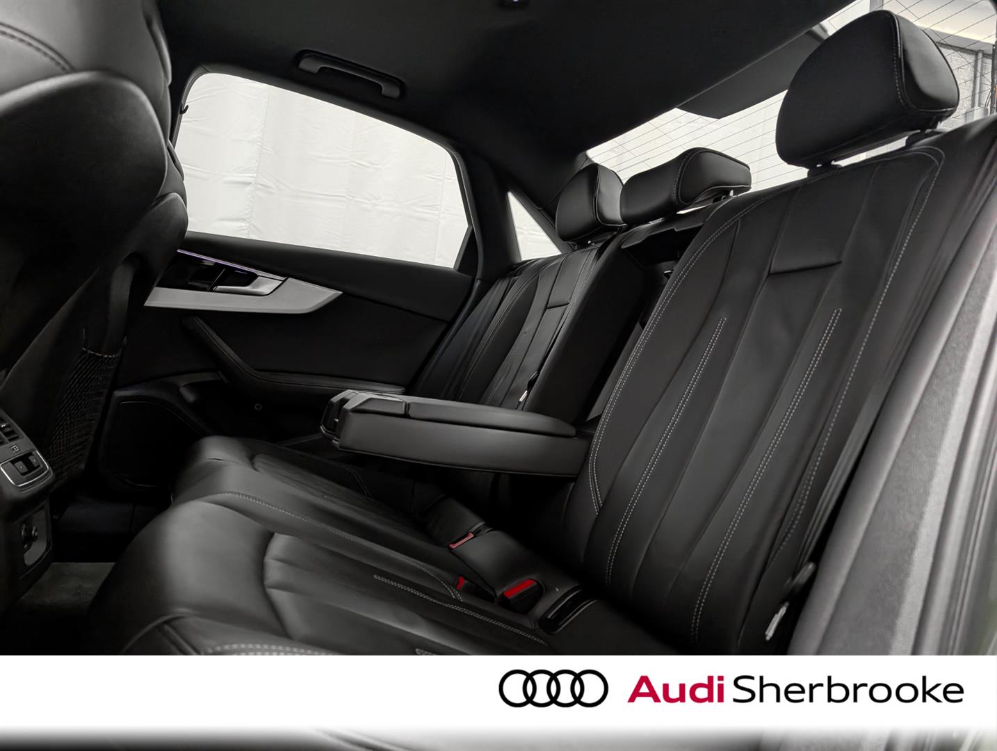 audi berline A4 2023 - 11