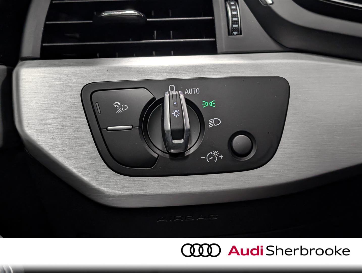 audi berline A4 2023 - 23