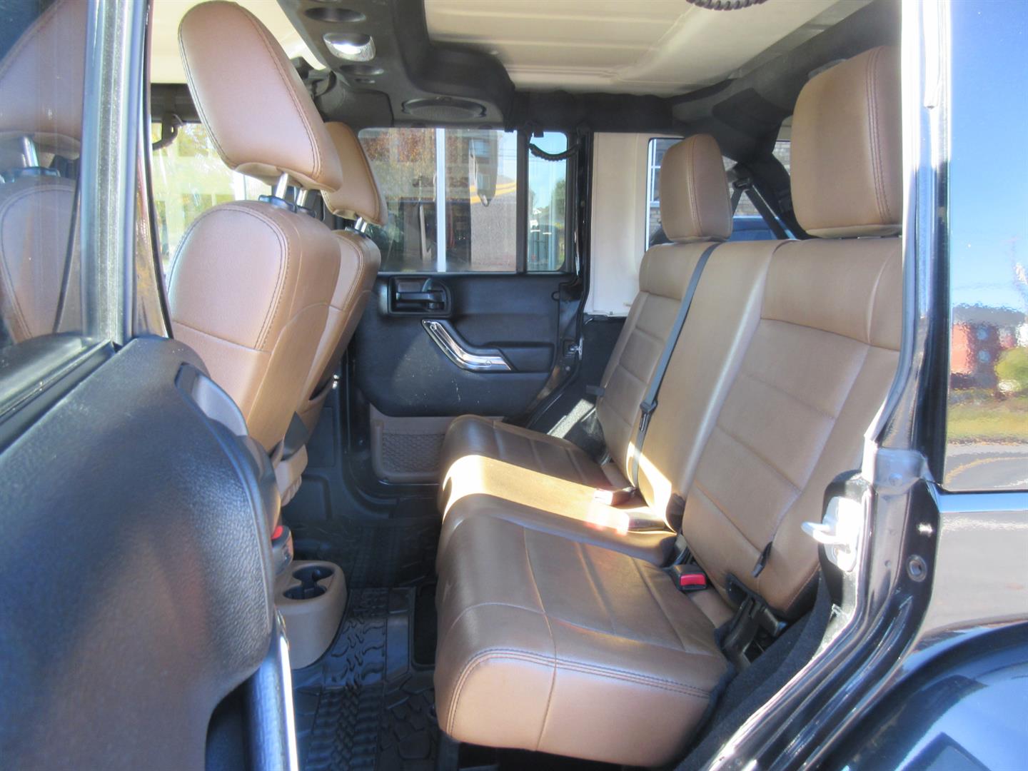 jeep Wrangler Unlimited 2011 - 19