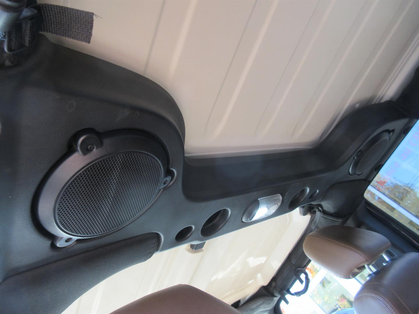 jeep Wrangler Unlimited 2011 - 35