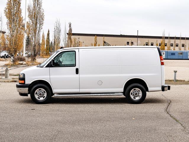 gmc Savana Cargo Van 2023 - 10