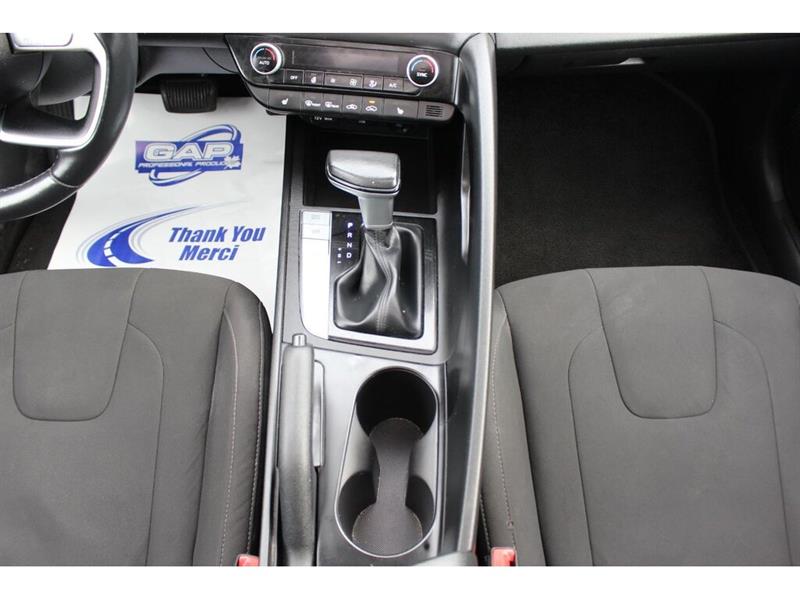 hyundai Elantra hybride 2022 - 25