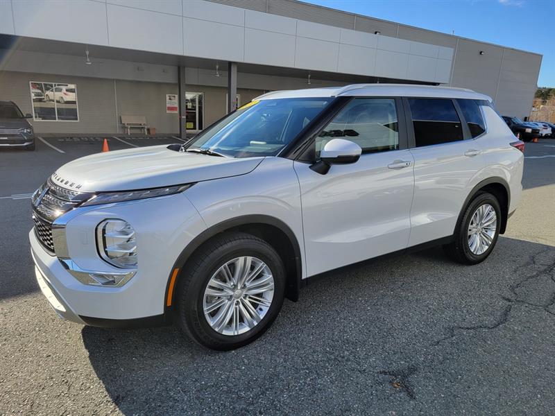 mitsubishi Outlander 2022 - 3