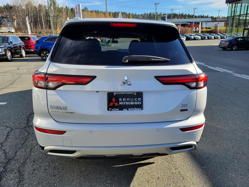 mitsubishi Outlander 2022 - 11