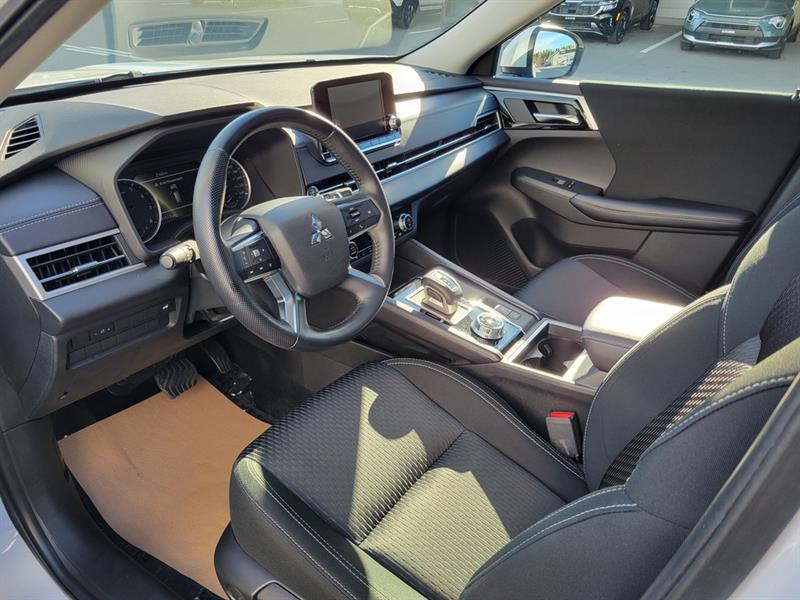 mitsubishi Outlander 2022 - 18