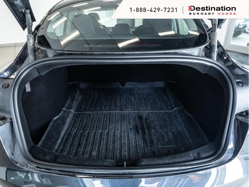 tesla Model 3 2024 - 9