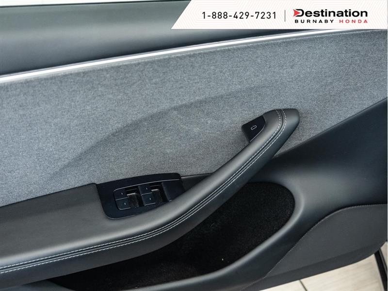 tesla Model 3 2024 - 12