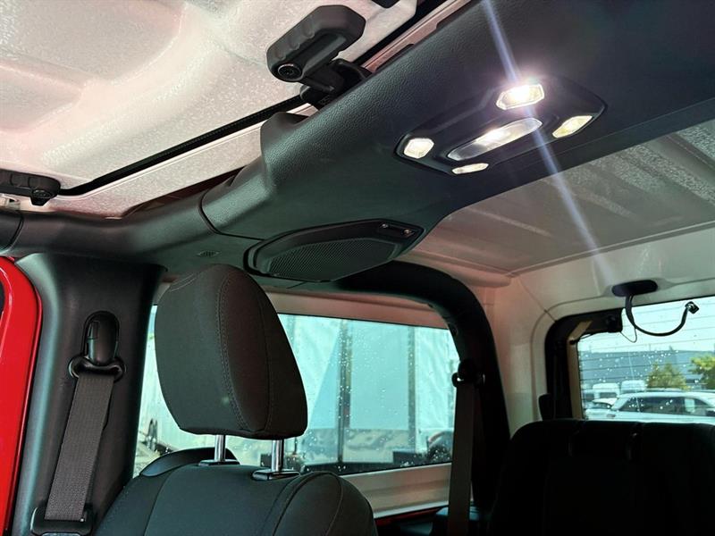 jeep Wrangler 2023 - 26