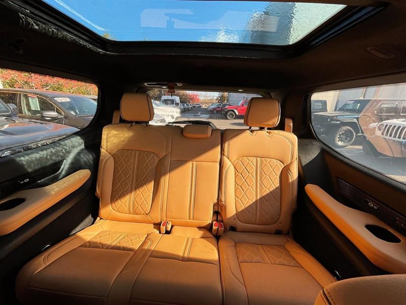 jeep Grand Wagoneer 2022 - 17