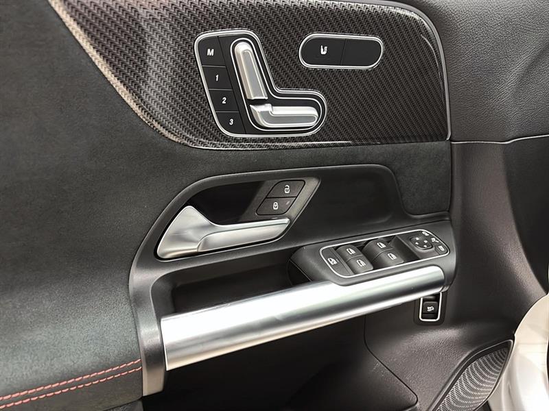 mercedes-benz GLA 2023 - 9