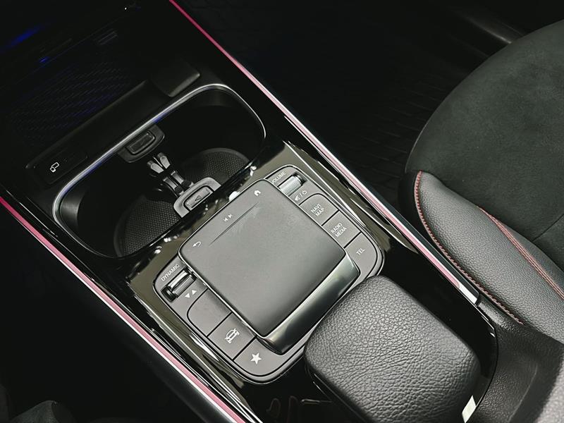 mercedes-benz GLA 2023 - 18