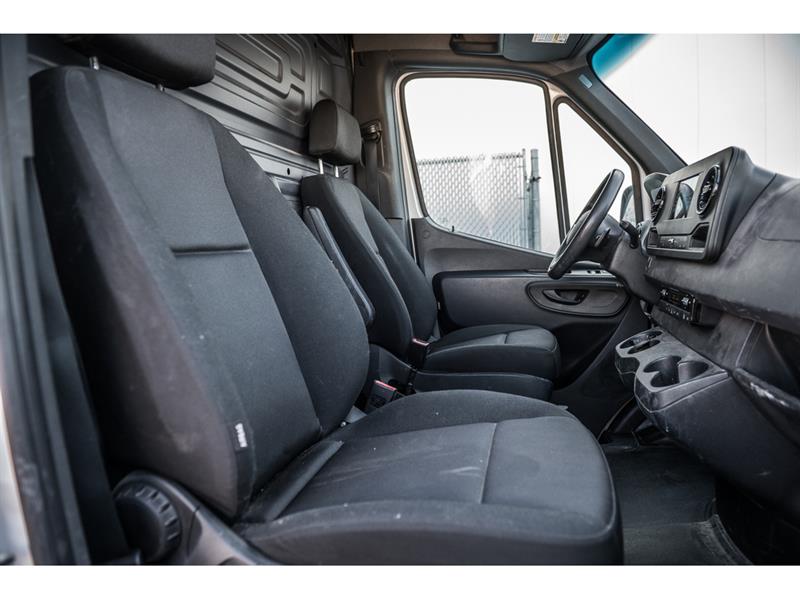 mercedes-benz Sprinter 2022 - 14