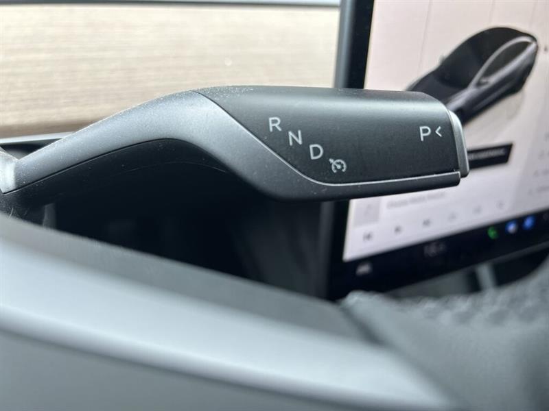 tesla Model 3 2023 - 27