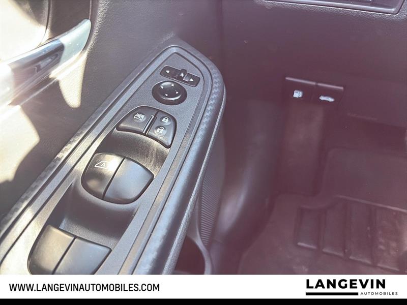 nissan Versa 2023 - 14