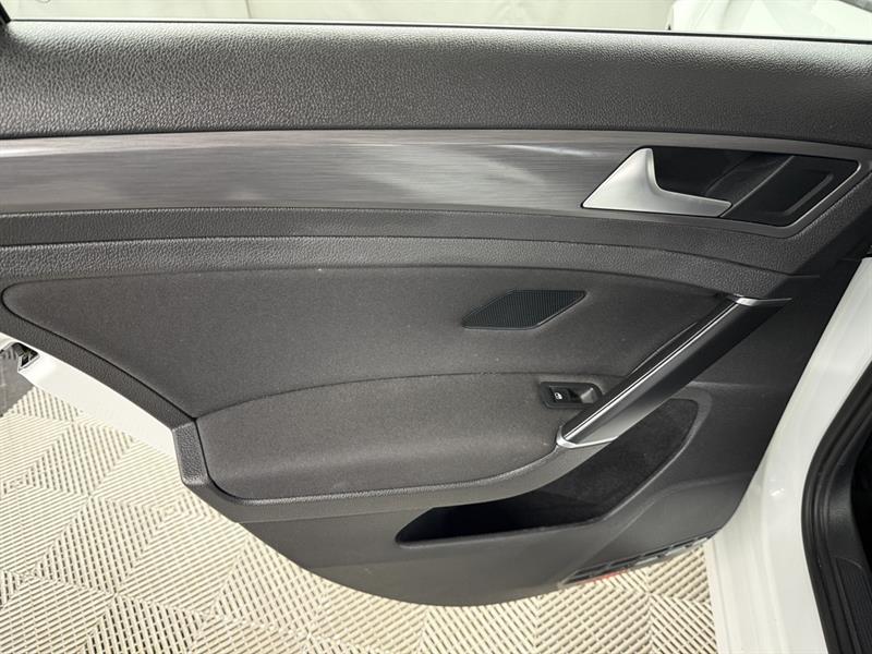 volkswagen Golf 2021 - 16