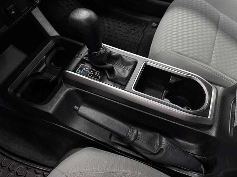 toyota Tacoma 2022 - 27