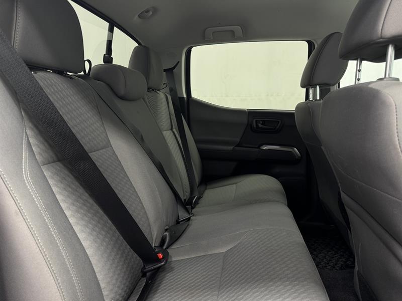 toyota Tacoma 2022 - 29