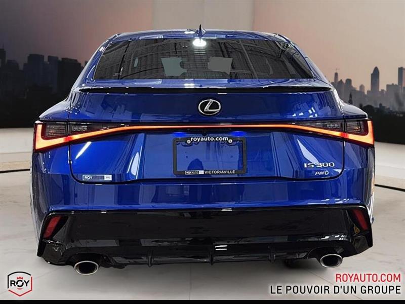 lexus IS 300 2022 - 4