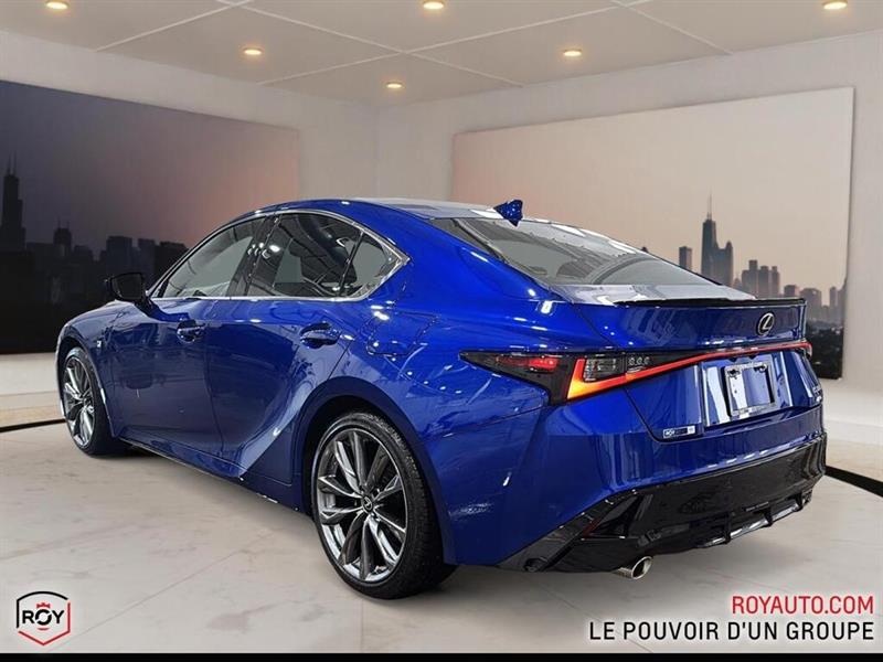 lexus IS 300 2022 - 5