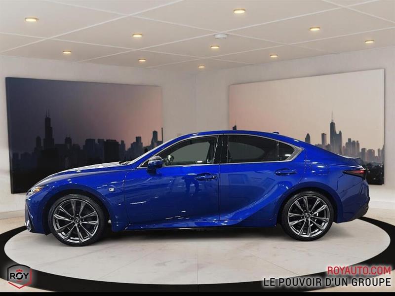 lexus IS 300 2022 - 6
