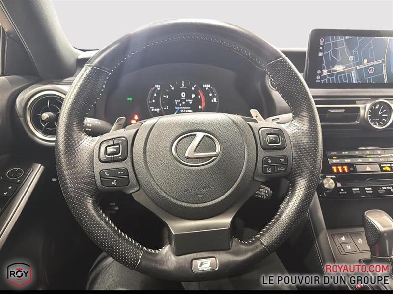 lexus IS 300 2022 - 10