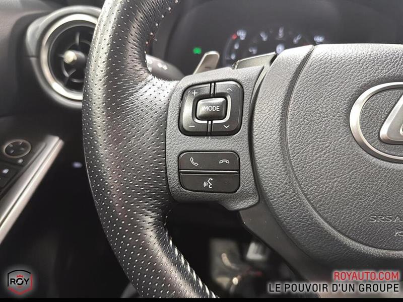 lexus IS 300 2022 - 11