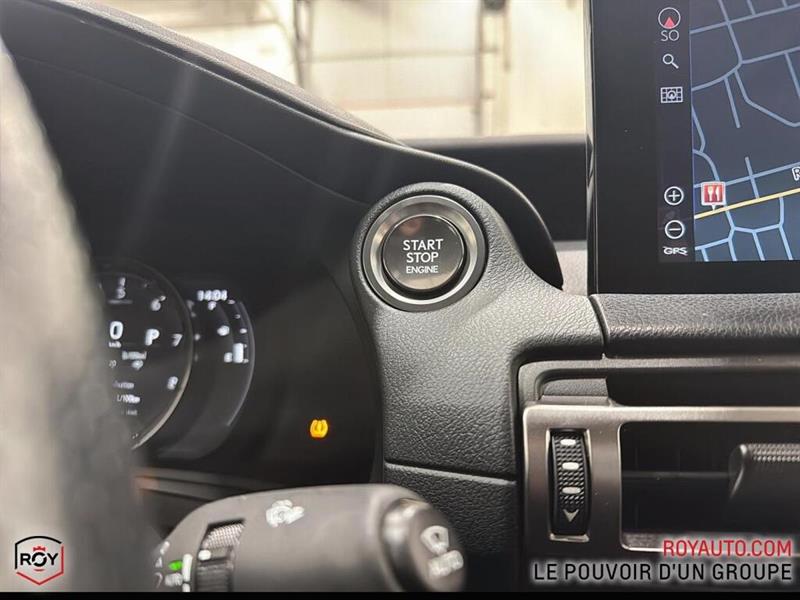 lexus IS 300 2022 - 15