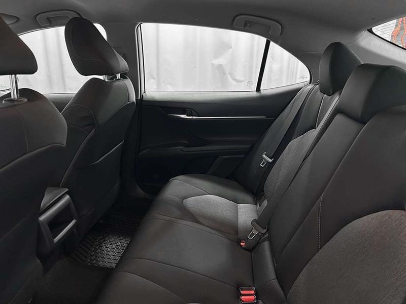 toyota Camry 2021 - 25