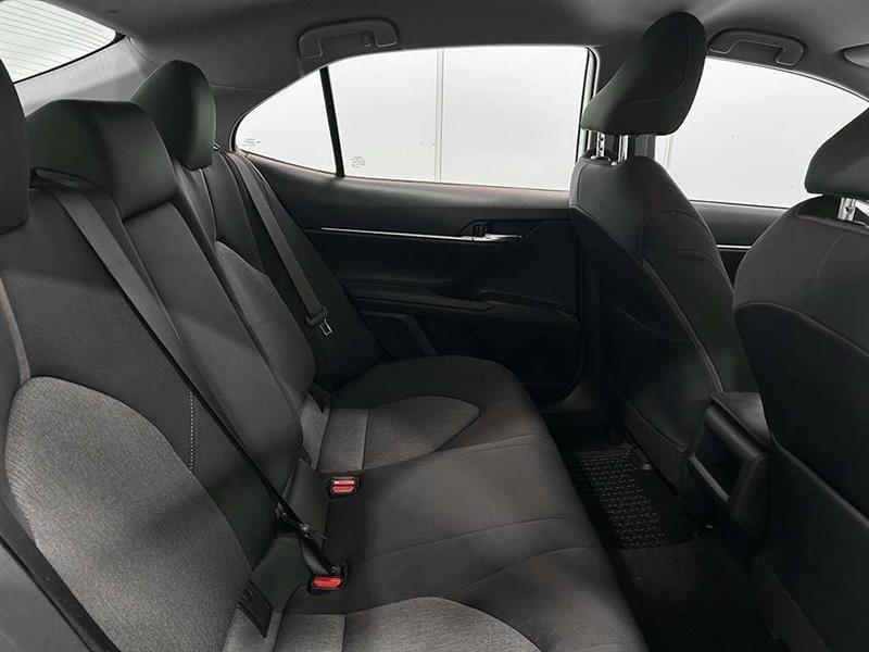 toyota Camry 2021 - 27