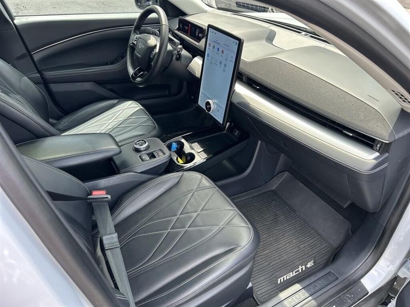 ford Mustang Mach-E 2022 - 33