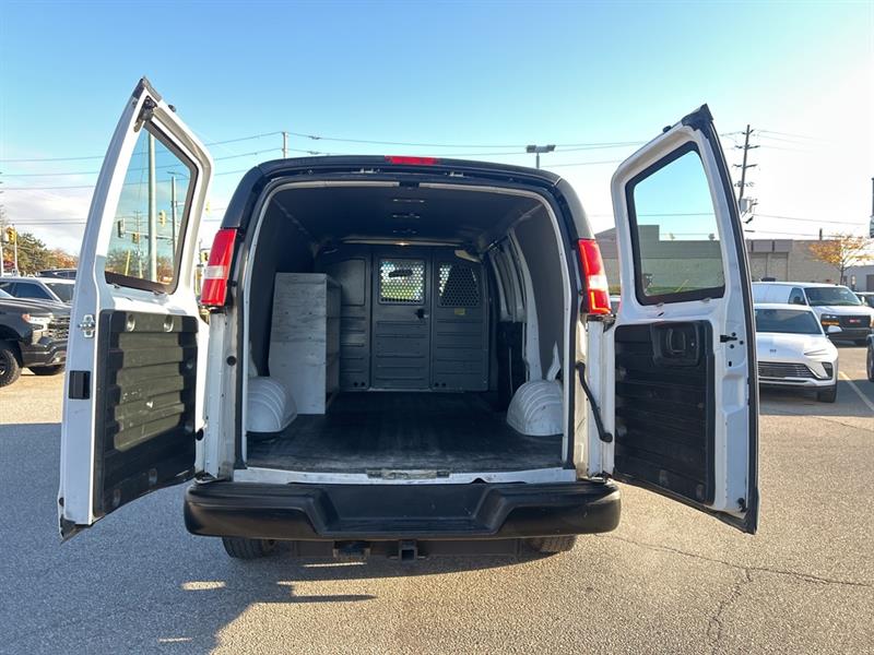 gmc Fourgonnette Savana utilitaire 2021 - 16