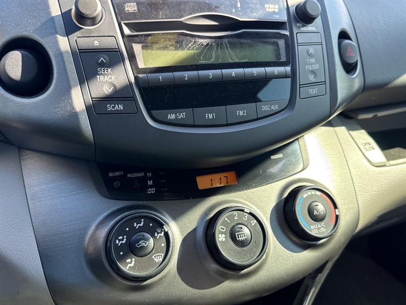 toyota RAV4 2011 - 19