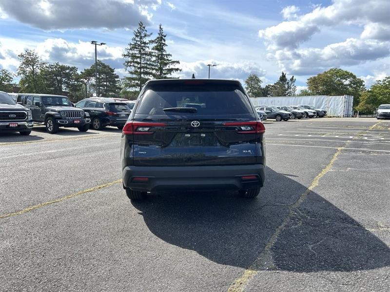 toyota Grand Highlander 2024 - 12