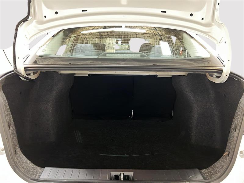 nissan Versa 2022 - 12