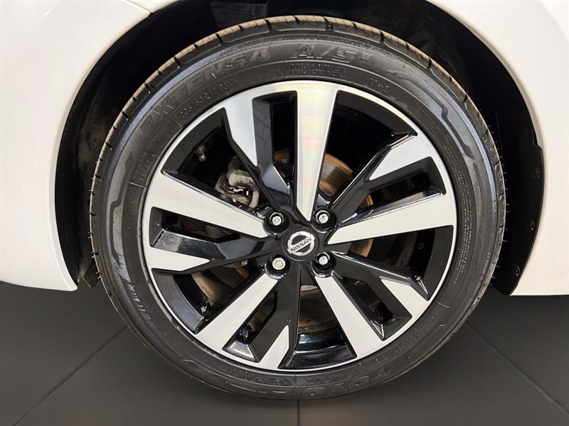 nissan Versa 2022 - 25