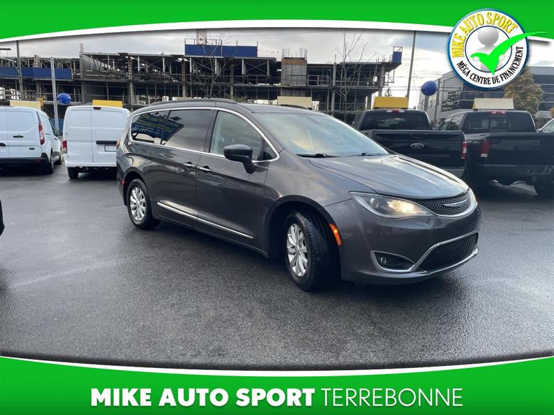 chrysler Pacifica 2017 - 3