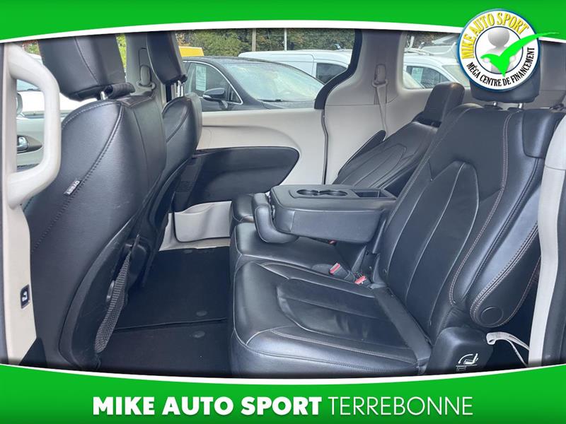 chrysler Pacifica 2017 - 11