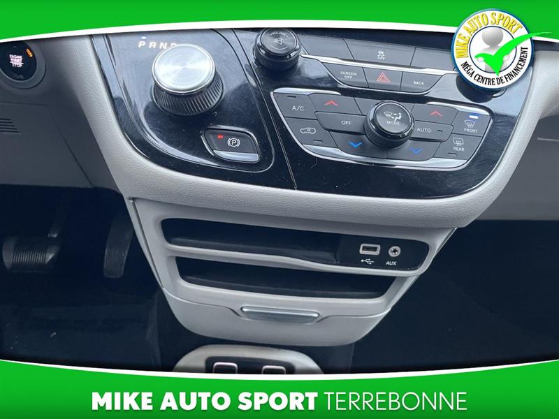 chrysler Pacifica 2017 - 13