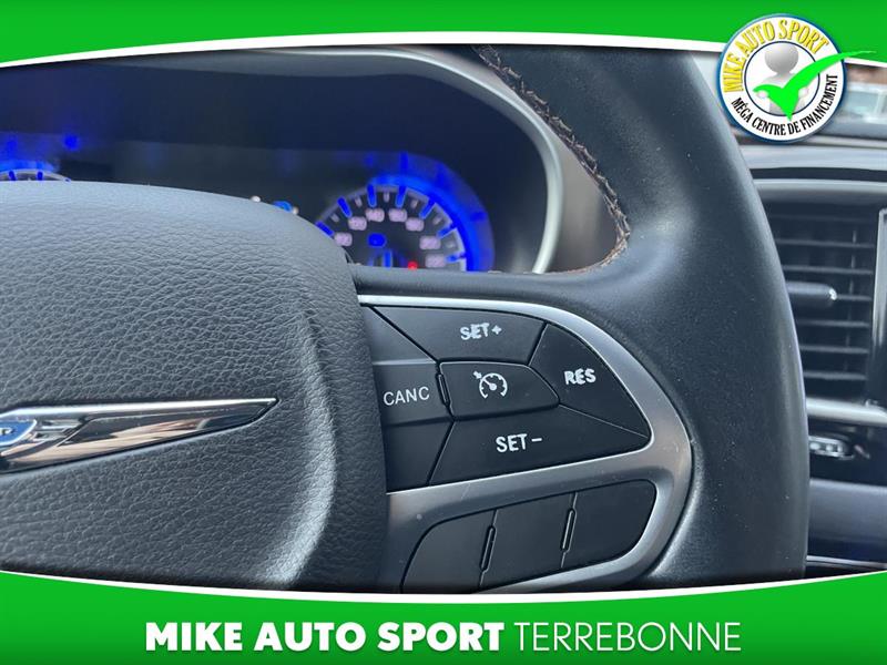 chrysler Pacifica 2017 - 17