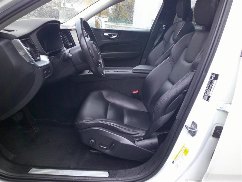 volvo XC60 2018 - 11