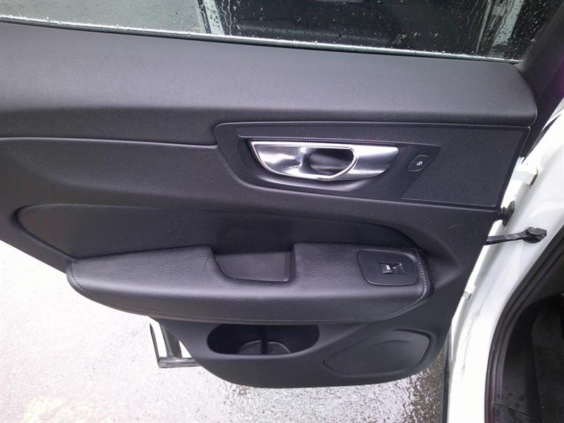 volvo XC60 2018 - 12