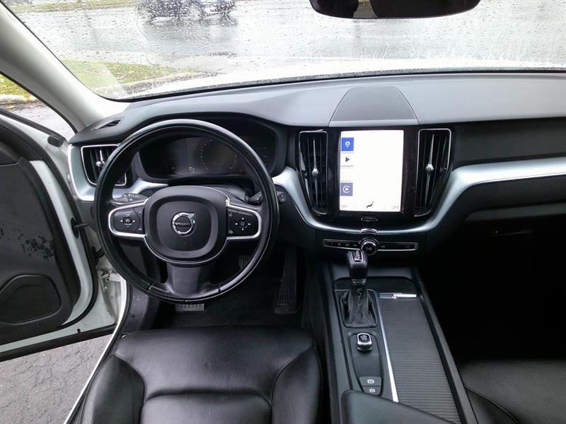 volvo XC60 2018 - 13