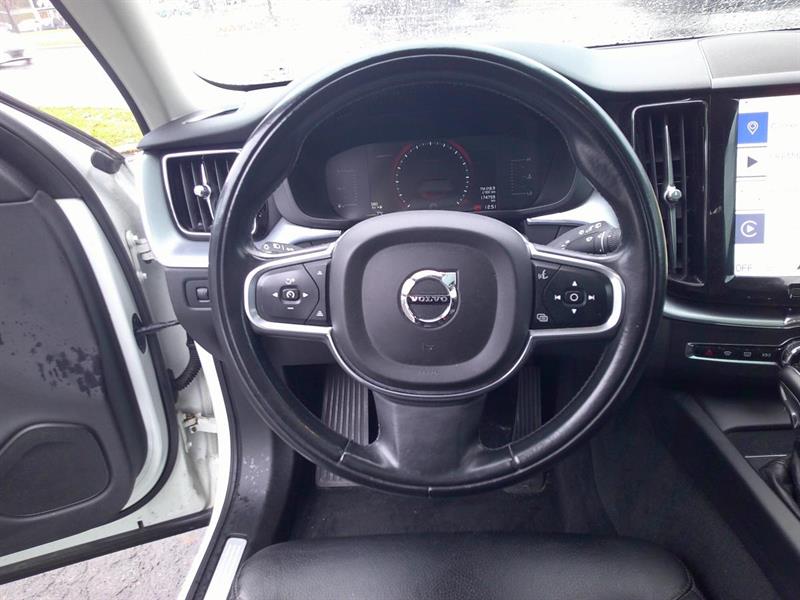 volvo XC60 2018 - 14