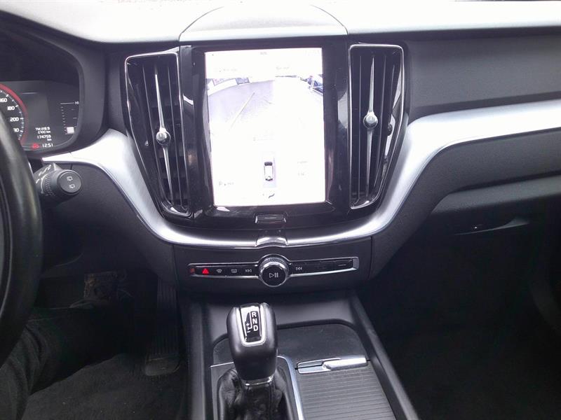 volvo XC60 2018 - 15